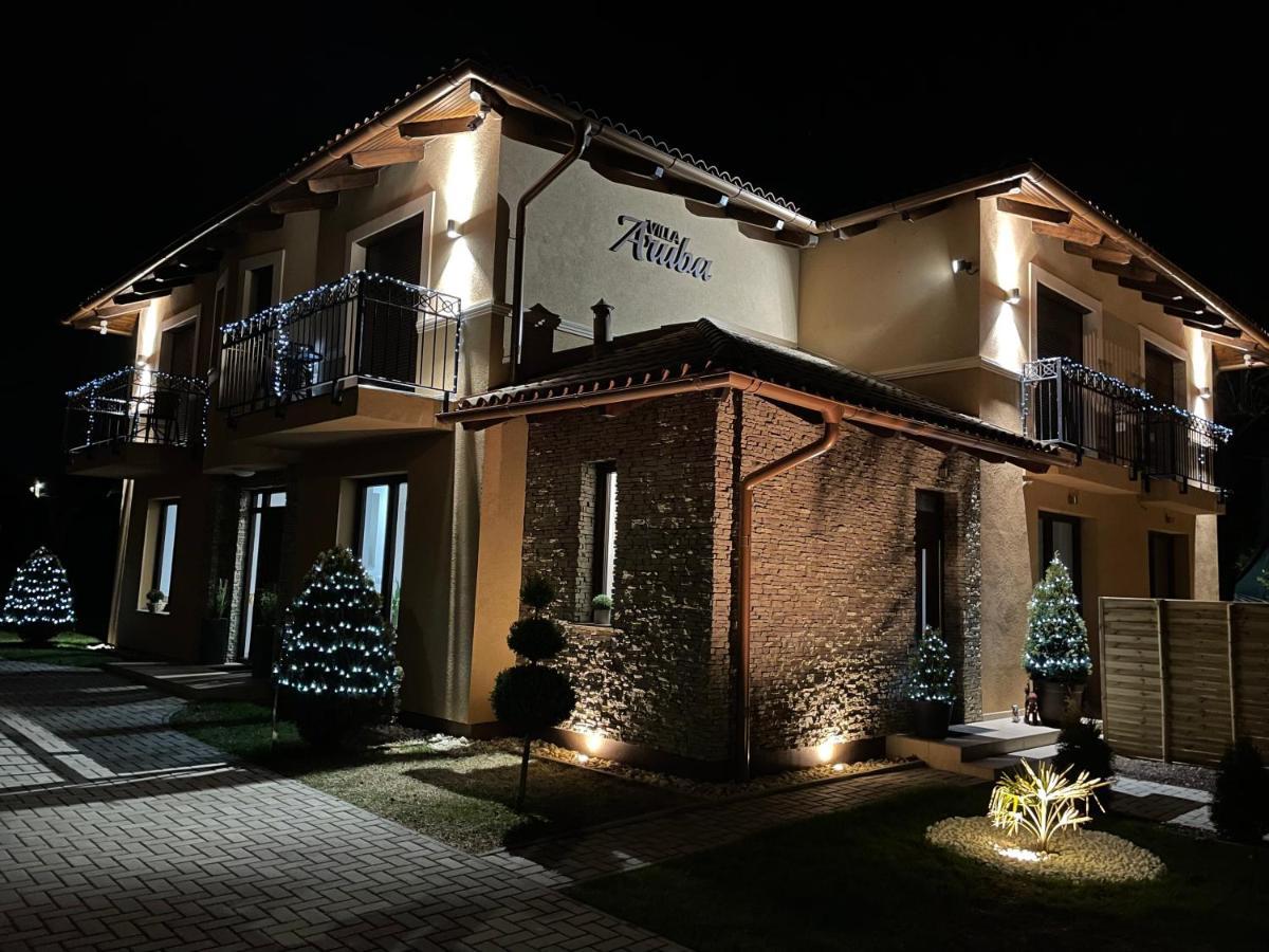 Villa Aruba & Private Spa Suites Keszthely Exteriör bild