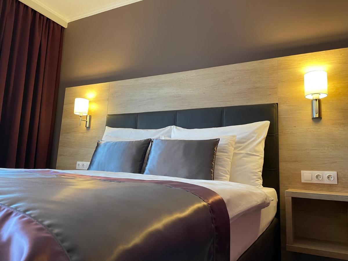 Villa Aruba & Private Spa Suites Keszthely Exteriör bild