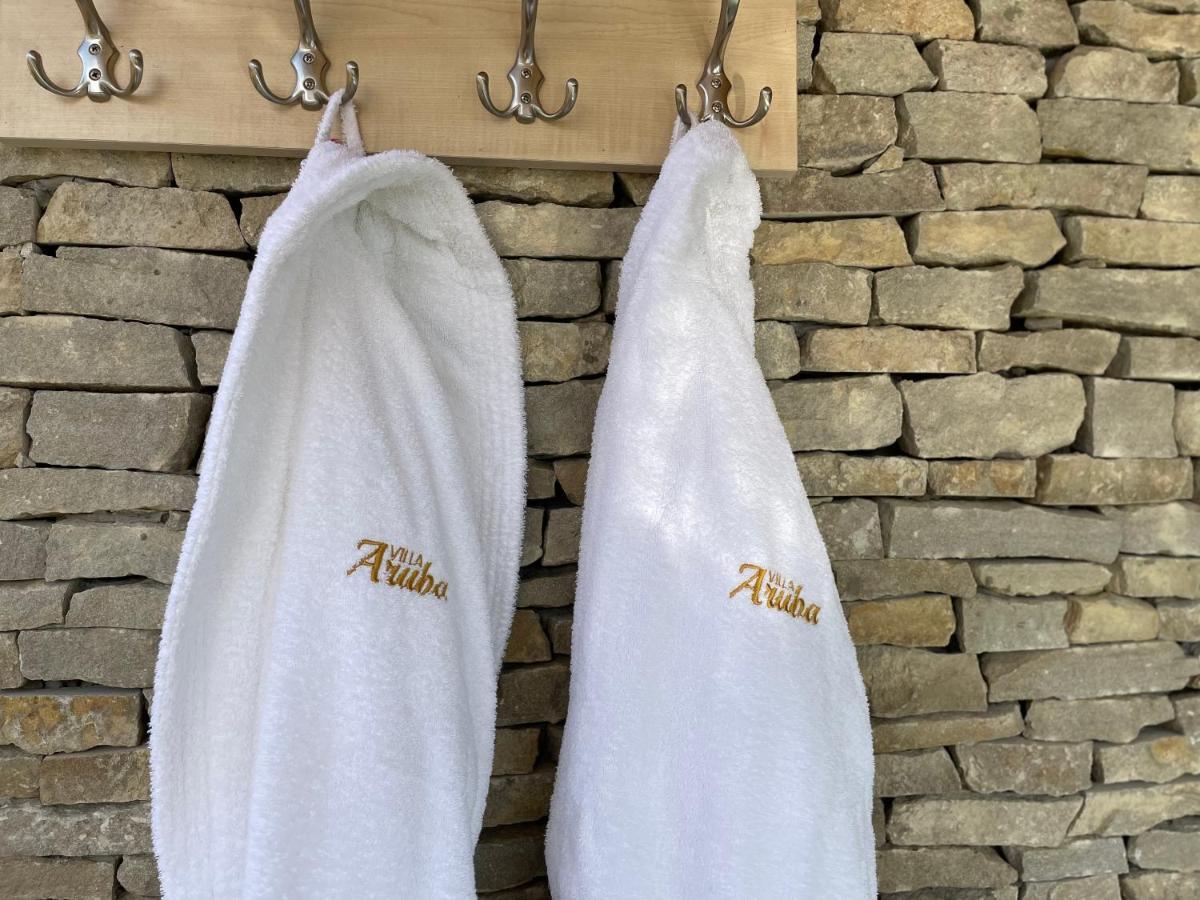 Villa Aruba & Private Spa Suites Keszthely Exteriör bild