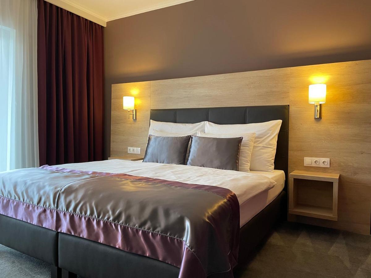 Villa Aruba & Private Spa Suites Keszthely Exteriör bild