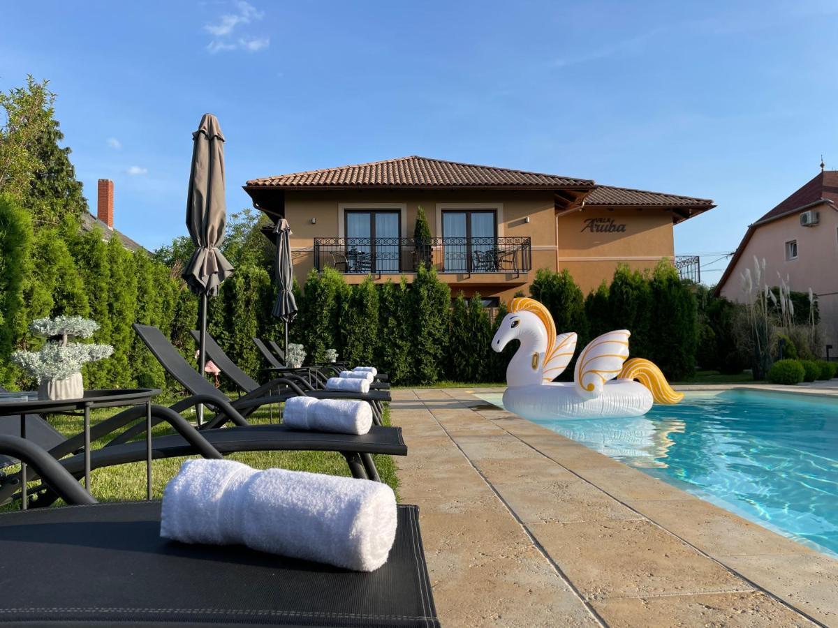 Villa Aruba & Private Spa Suites Keszthely Exteriör bild
