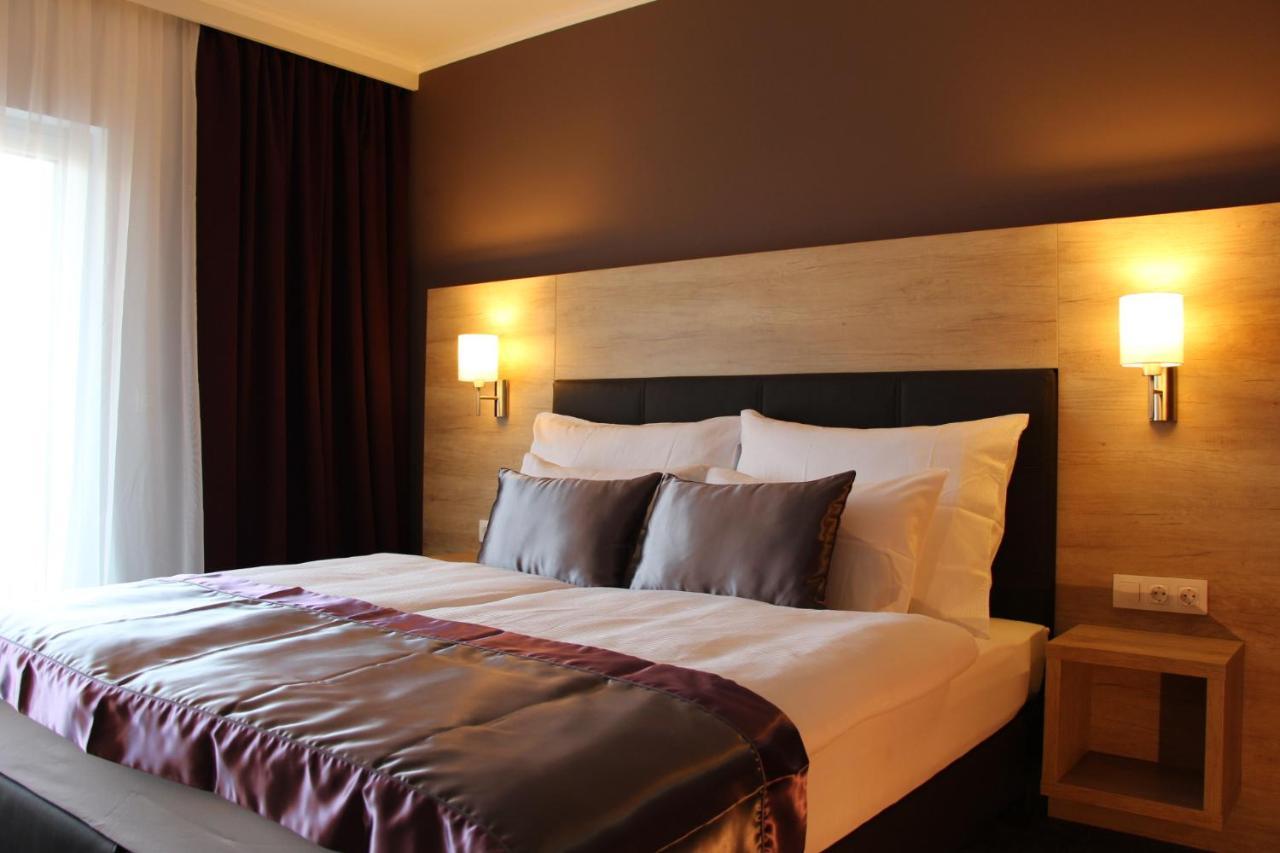 Villa Aruba & Private Spa Suites Keszthely Exteriör bild