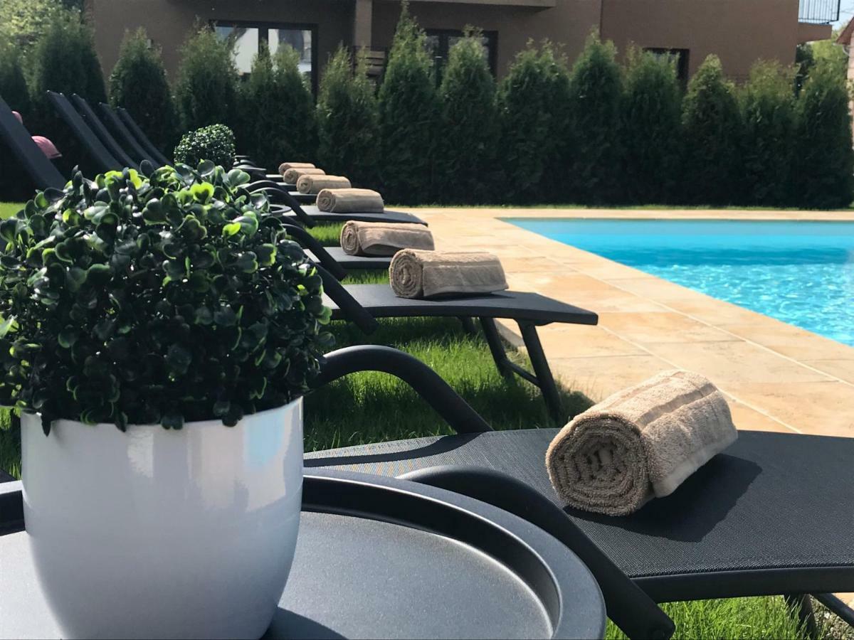 Villa Aruba & Private Spa Suites Keszthely Exteriör bild