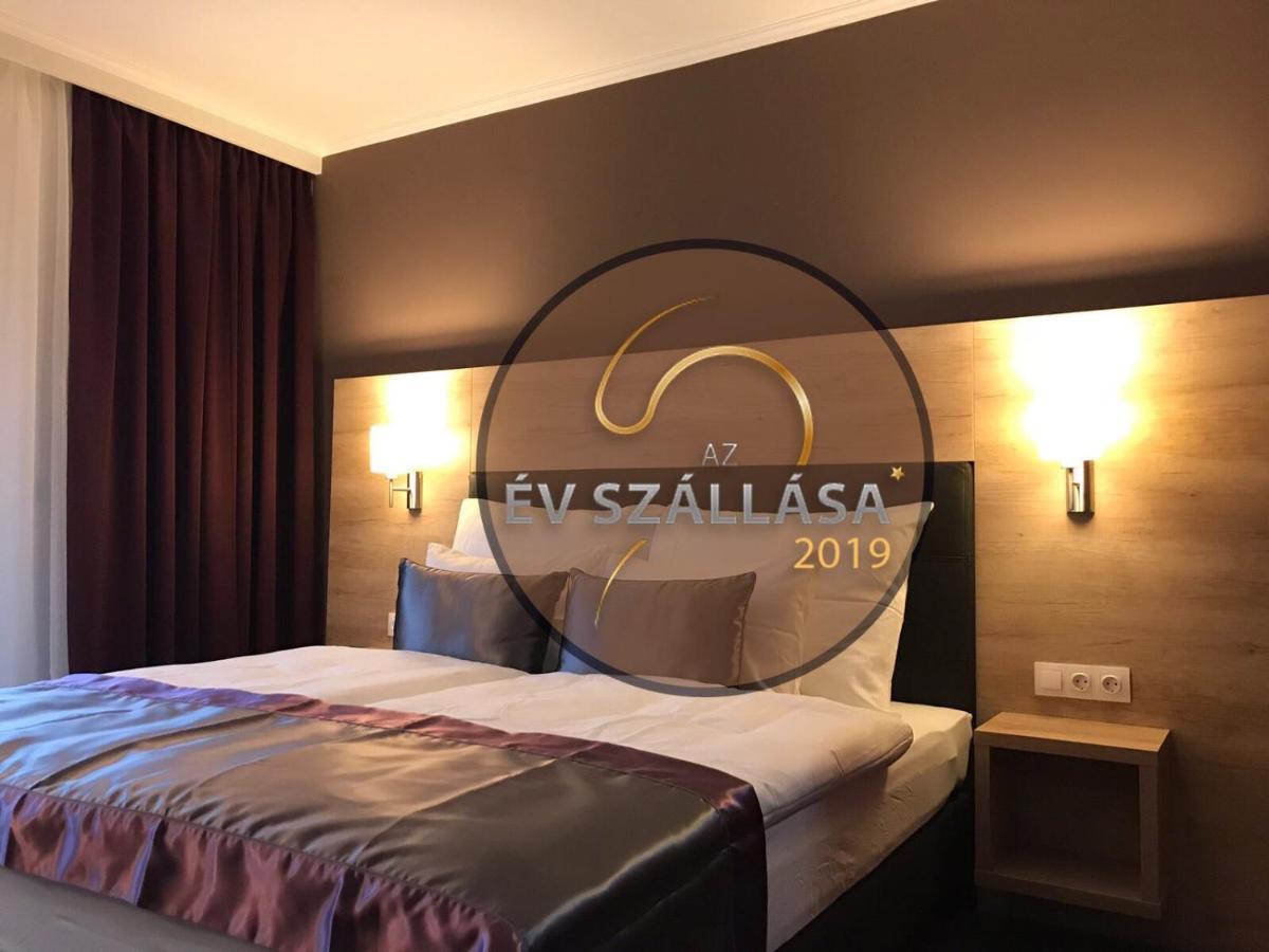 Villa Aruba & Private Spa Suites Keszthely Exteriör bild